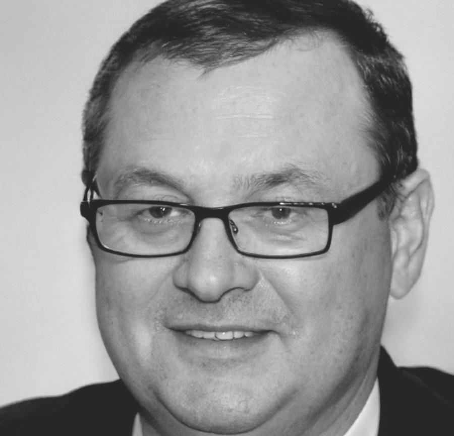 Director de Desarrollo Estratégico especializado en fintech y mercados emergentes